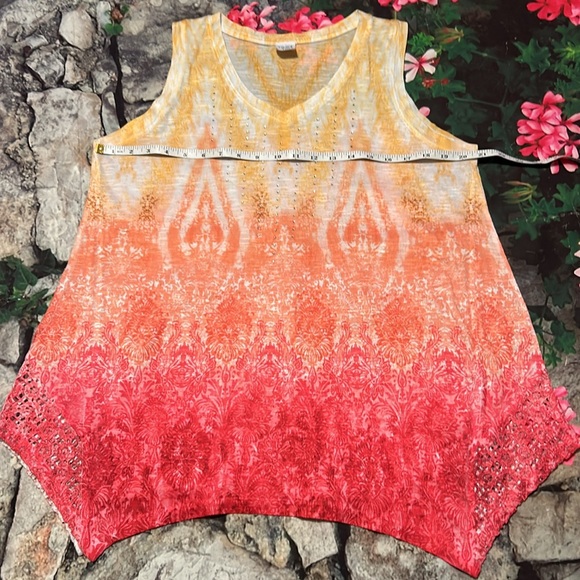 Time and Tru Tank Top - Picture 6 of 11